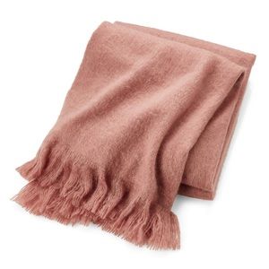 HP🔥NWT Crate&Barrel Loren Rose Soft Throw Blanket